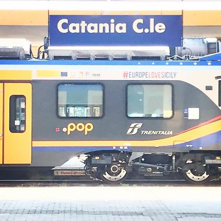 Binario 8 Catania Stazione Centrale Экстерьер фото